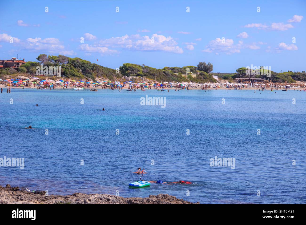 Die schönsten Strände Italiens: Punta Prosciutto in Apulien. Die Küste ist ein Paradies im Herzen des Salento. Stockfoto
