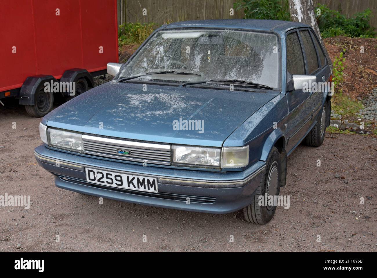 Ein moderner Klassiker von Austin Maestro Mayfair, der von der Rover Group in Cowley Works, Oxford, produziert wurde. Gesehen an der Great Central Railway, Leicestershire, Großbritannien Stockfoto