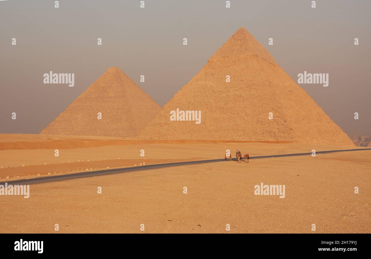 Ägypten. Kairo - Gizeh. Allgemeine Ansicht der Pyramiden Stockfoto