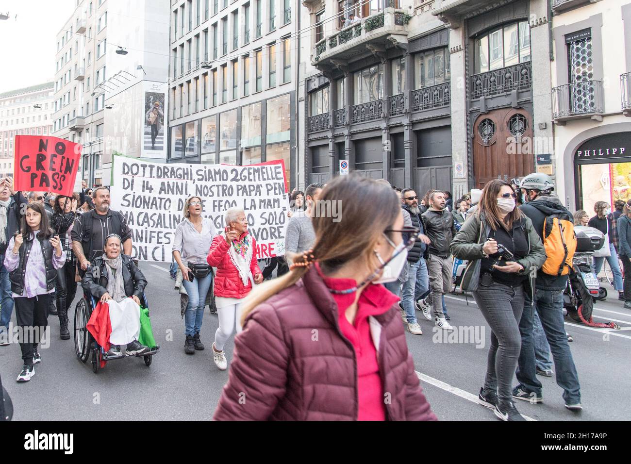 Mailand, Italien 16. Okt, 2021 - Keine Green-Pass-Proteste in Mailand Italien Credit: Gaetano Piazzolla Stockfoto