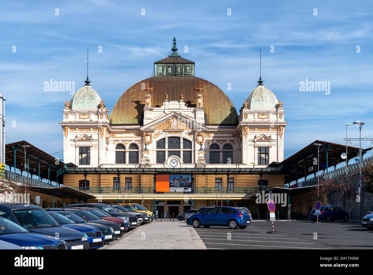 Hauptgebäude des Bahnhofs in Pilsen, Tschechische Republik Stockfoto