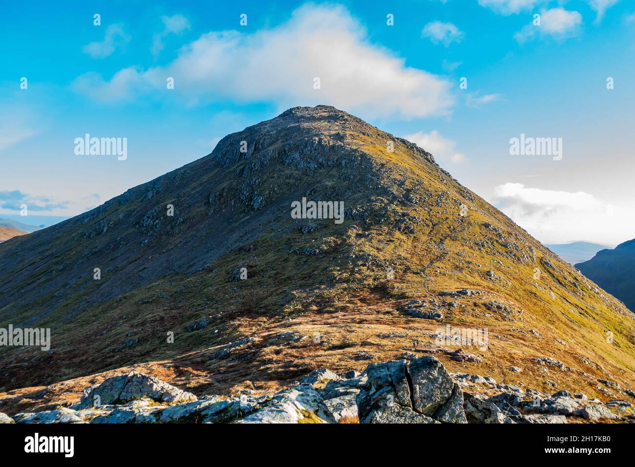 Der Munro-Berg Stob Coire Raineach auf dem Buachaille Etive Beag Ridge zwischen Glencoe und Glen Etive, Schottland Stockfoto