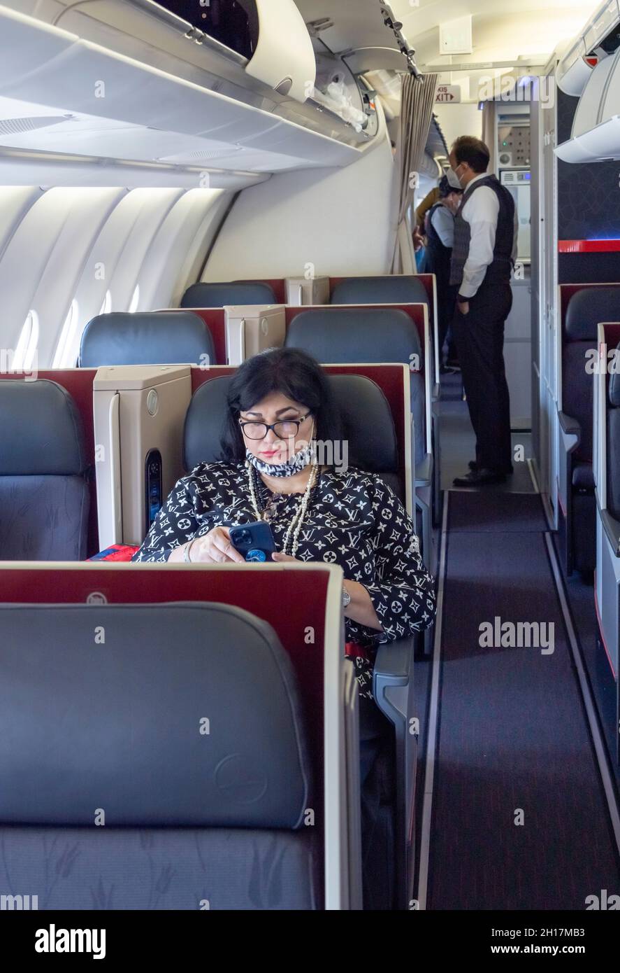 Passagiere in der Business Class von Turkish Airlines Stockfoto