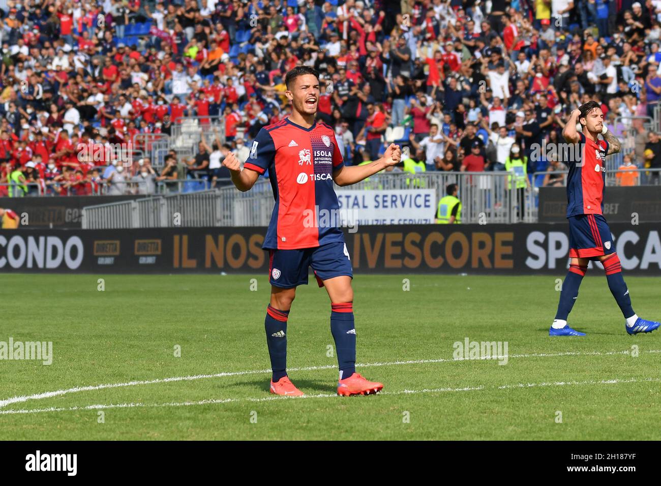 Unipol Domus, Cagliari, Italien, 17. Oktober 2021, Andrea Carboni von Cagliari Calcio, Ritratto, Esultanza, Jubel, während des Spiels Cagliari Calcio gegen UC Sampdoria - Italienische Fußballserie A Stockfoto