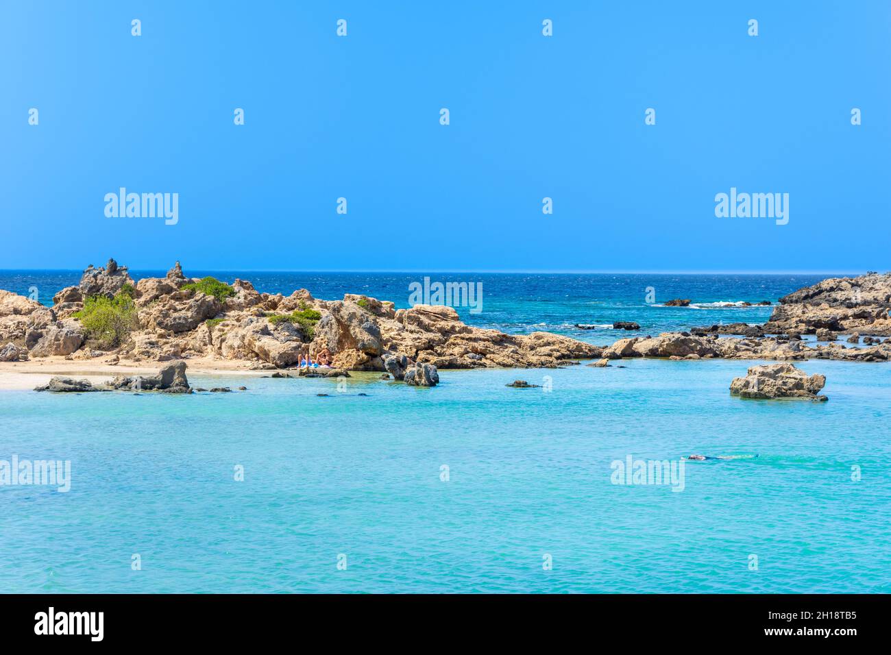 Aspri limni ist eine tropische Lagune mit Salzwasser in der Nähe von Elafonisi, Chania, Kreta, Griechenland. Stockfoto