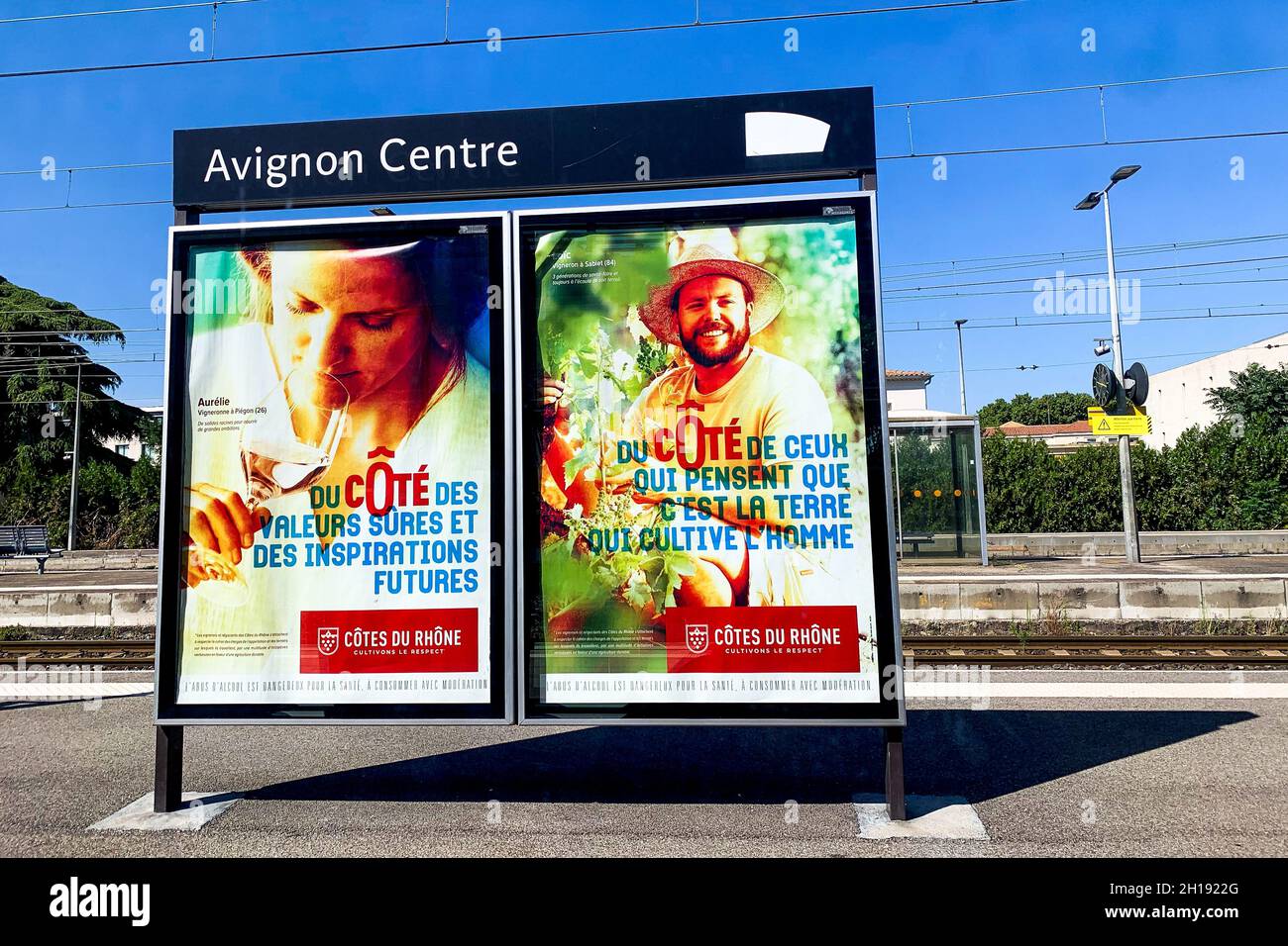 Bahnsteig am Bahnhof, TGV-Bahnhof Avignon, Bouches-du-Rhone, Frankreich Stockfoto