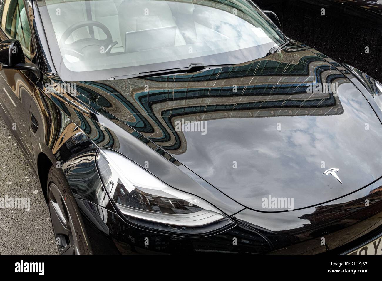 Tesla Modell 3 Elektroauto Stockfoto
