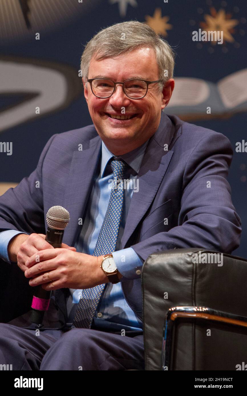 Turin, Italien. Oktober 2021. Der italienische Historiker und Schriftsteller Alessandro Barbero ist Gast der Buchmesse 2021 in Turin. Kredit: Marco Destefanis/Alamy Live Nachrichten Stockfoto