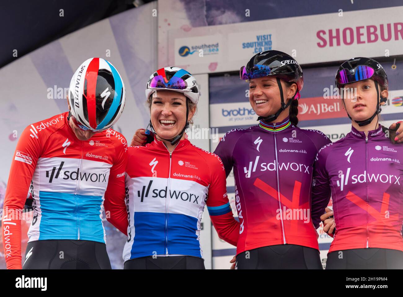 Christine Majerus, Amy Pieters, Chantal Blaak, Anna Shackley vom Team SD Worx bei der Vorbereitung auf das Women's Tour-Radrennen Etappe 4, Shoeburyness Stockfoto