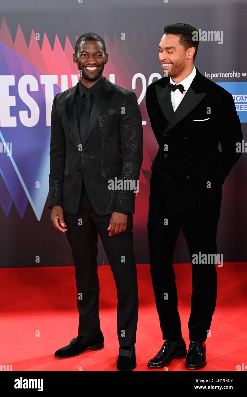 London, Großbritannien. 17. Oktober 2021: Malachi Kirby, Rege-Jean Page besuchte die Tragödie von Macbeth zum Abschluss des 65. BFI London Film Festival, 17. Oktober 2021 Southbank Centre, Royal Festival Hall, London, Großbritannien. Kredit: Picture Capital/Alamy Live Nachrichten Stockfoto