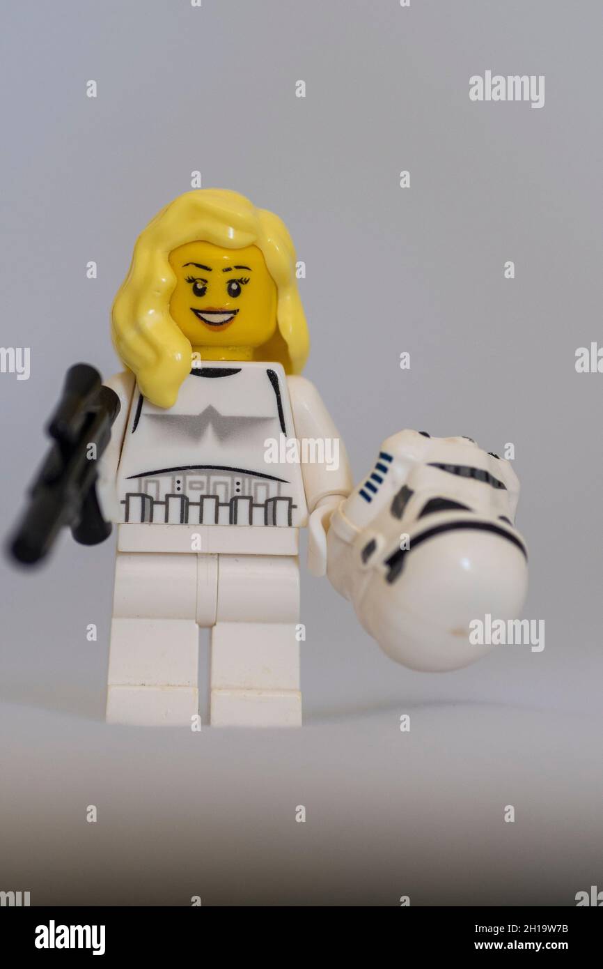 LEGO weibliche Figur im Empire Sormtrooper Outfit Stockfoto