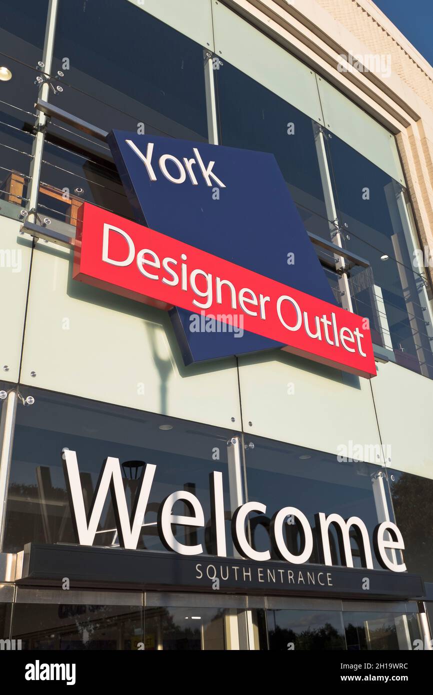 dh McArthurGlen YORK YORKSHIRE Designer Center Outlet UK Shopping McArthur Glen Centers Mall entrance Stockfoto