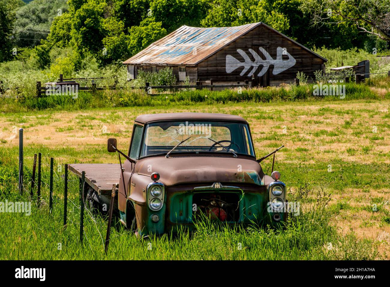 Sardine Barn and Old Pickup - Wellsville, Utah Stockfoto