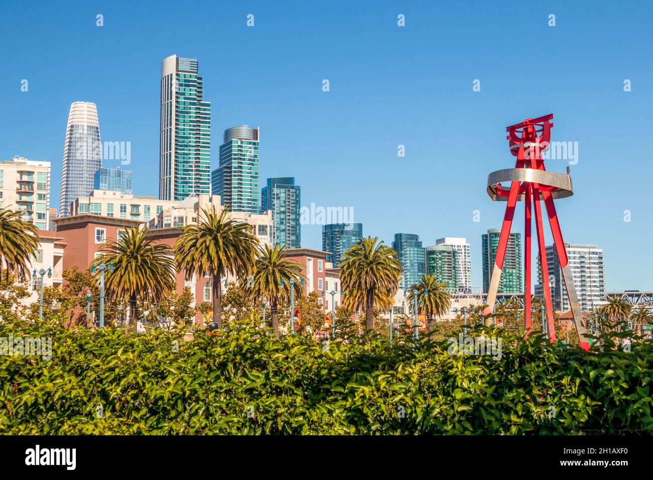 San Francisco, Kalifornien - 11. Oktober 2021: South Beach Park in der Nähe von Embarcadero in San Francisco CA Stockfoto