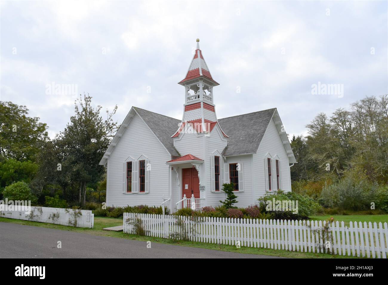 Die Kirche von Oysterville stammt aus dem Jahr 1892. Long Beach Peninsula, Staat Washington, USA. Stockfoto