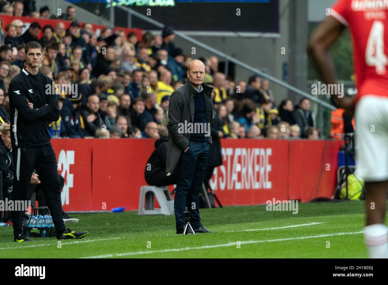 Brondby, Dänemark. , . Cheftrainer Niels Frederiksen aus Broendby, WENN er während des 3F-Superliga-Spiels zwischen Broendby IF und Vejle Boldklub im Brondby-Stadion gesehen wird. (Foto: Gonzales Photo/Alamy Live News Stockfoto