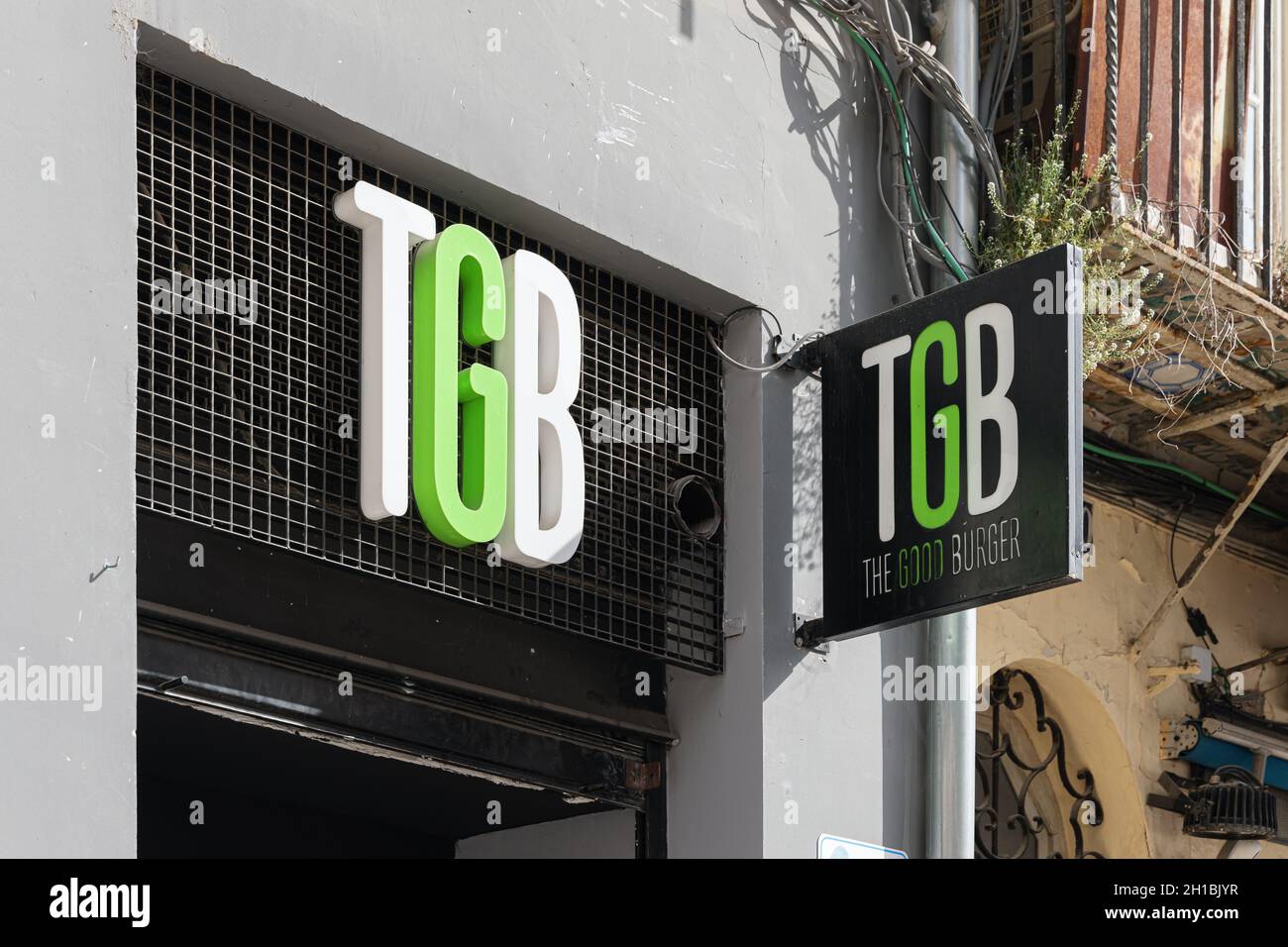 VALENCIA, SPANIEN - 16. OKTOBER 2021: The Good Burger TGB ist eine spanische Fast-Food-Restaurantkette, die sich auf Hamburger spezialisiert hat Stockfoto