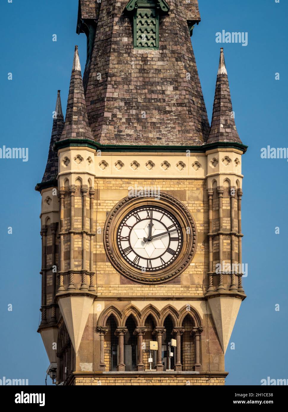 Nahaufnahme des historischen Marktturms aus dem 19. Jahrhundert in der West Row, Darlington. VEREINIGTES KÖNIGREICH Stockfoto