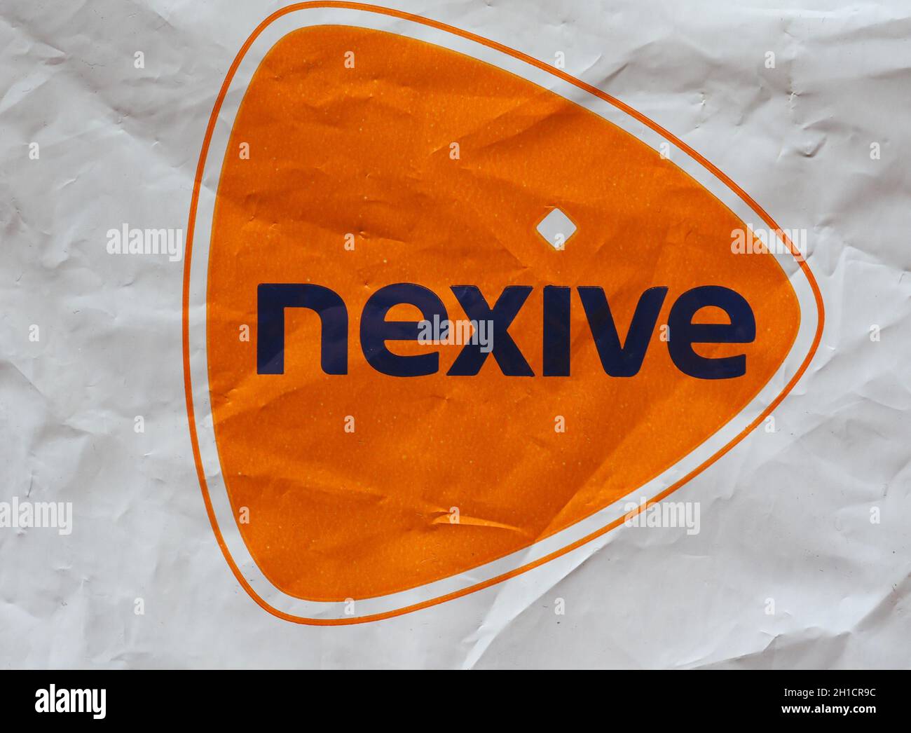 MAILAND, ITALIEN - CIRCA FEBRUAR 2020: Nexive TNT Post-Logo Stockfoto