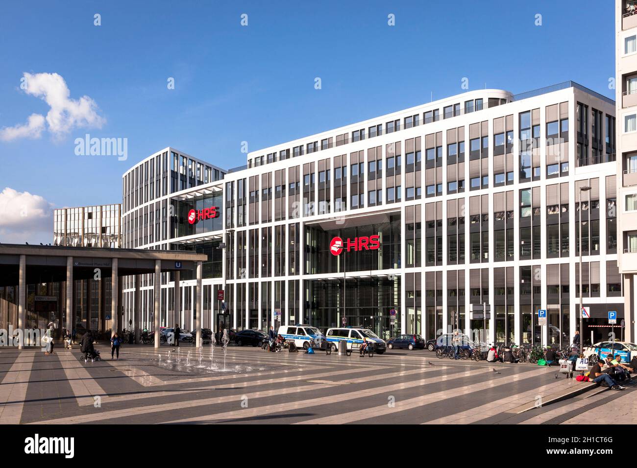 Das Bürogebäude Coeur Köln am Breslauer Platz, Hauptsitz der HRS Gruppe, Hotelreservierungsservice, MSM Meyer-Schmitz-Morkramer Stockfoto