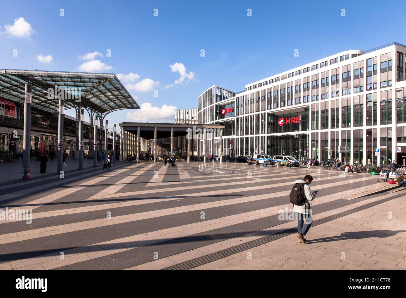 Das Bürogebäude Coeur Köln am Breslauer Platz, Hauptsitz der HRS Gruppe, Hotelreservierungsservice, MSM Meyer-Schmitz-Morkramer Stockfoto