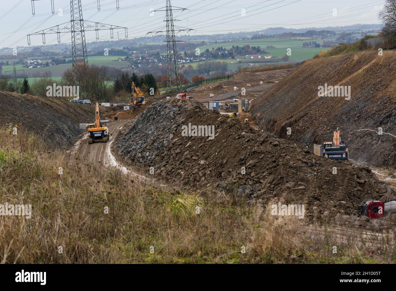 VELBERT, NRW, DEUTSCHLAND - 23. NOVEMBER 2016: Autobahn A 44 nach Düsseldorf. Blick auf eine Baustelle. Stockfoto