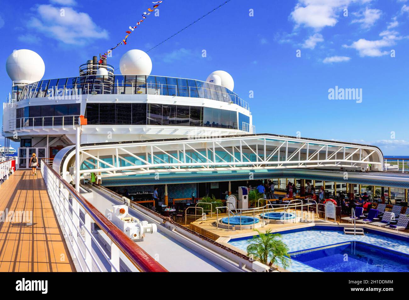 Fort Lauderdale - Dezember 1, 2019: Upper Deck von Holland America Kreuzfahrtschiff Eurodam im Seaport Port Everglades in Fort Lauderdale, Florida Stockfoto