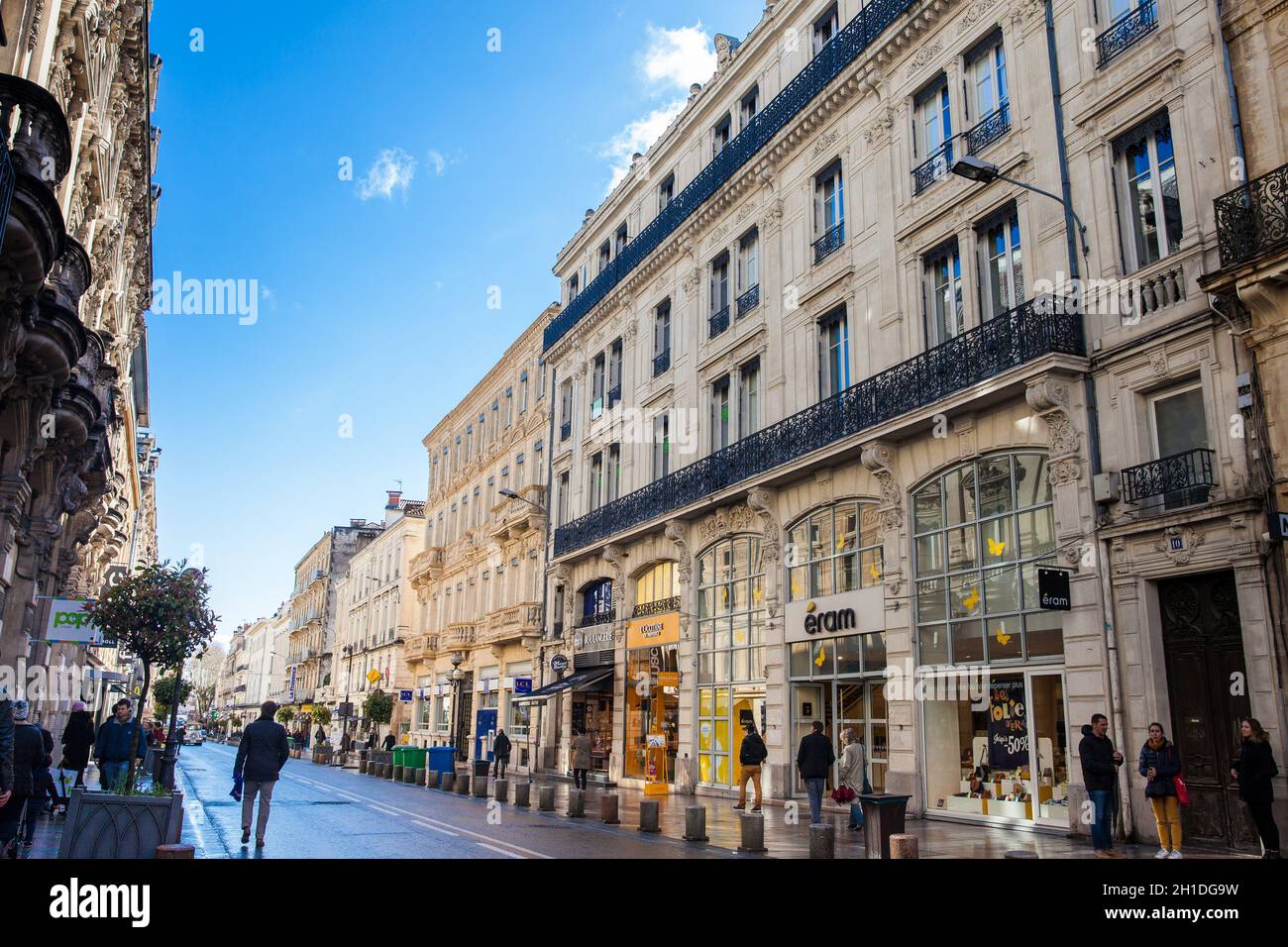 AVIGNON, Frankreich - MÄRZ, 2018: der Republic Street einer der drei wichtigsten Arterien von Avignon Frankreich Stockfoto