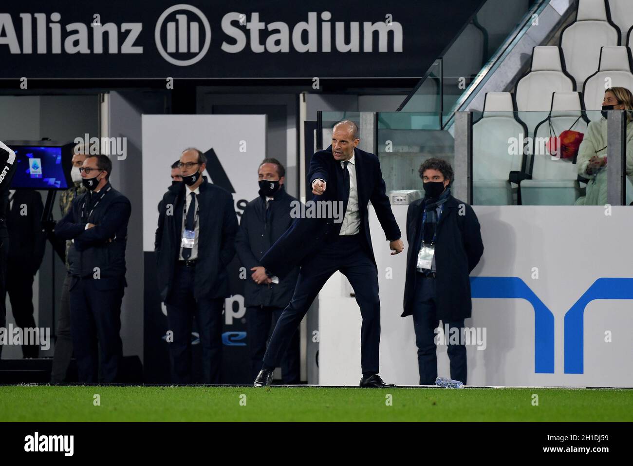 Massimiliano Allegri von Juventus FC Cheftrainer während des Spiels der Serie A 2021/22 zwischen Juventus FC und AS Roma am 17. Oktober 2021 im Allianz Stadium Stockfoto