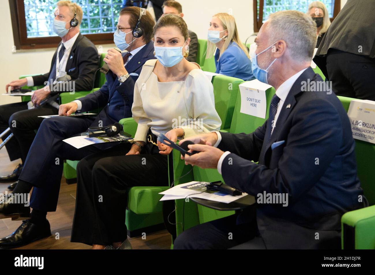 Prinz Daniel und Kronprinzessin Victoria besuchen das Centro ANAS Smart Roads in Rom, Italien, am 18. Oktober 2021. Das Kronprinzessin-Paar ist mit einer schwedischen Handelsdelegation auf einem dreitägigen Besuch in Italien. Foto: Henrik Montgomery / TT-Code 10060 Stockfoto