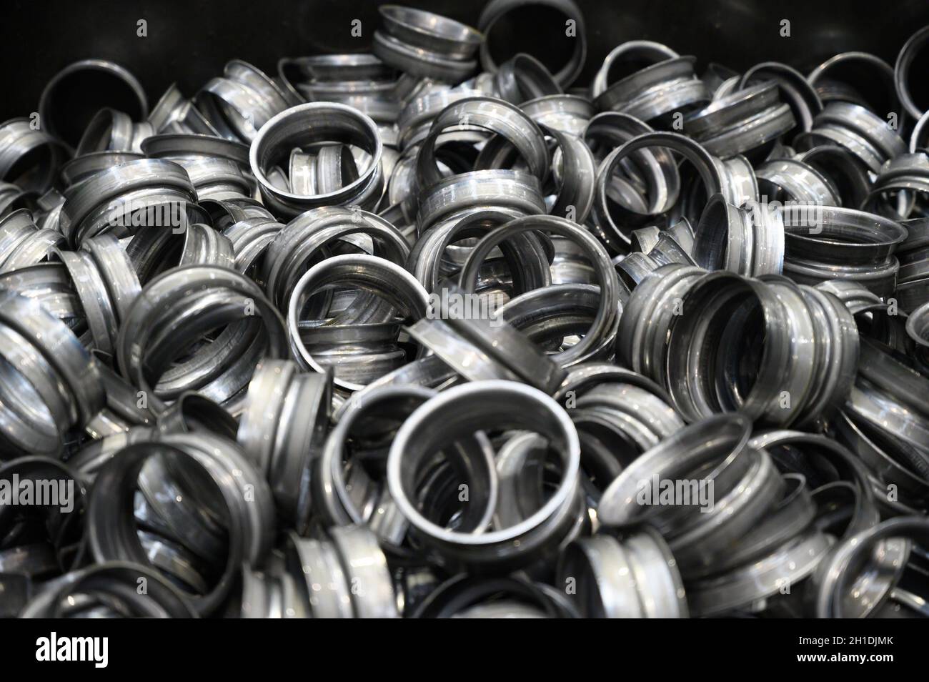 Metallteile Hintergrund Metallstanzindustrie. Industrieller Hintergrund . Stockfoto