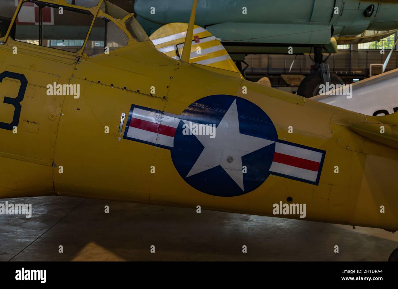 Ein Bild des US Air Force Logos auf der Seite eines Flugzeugs. Stockfoto