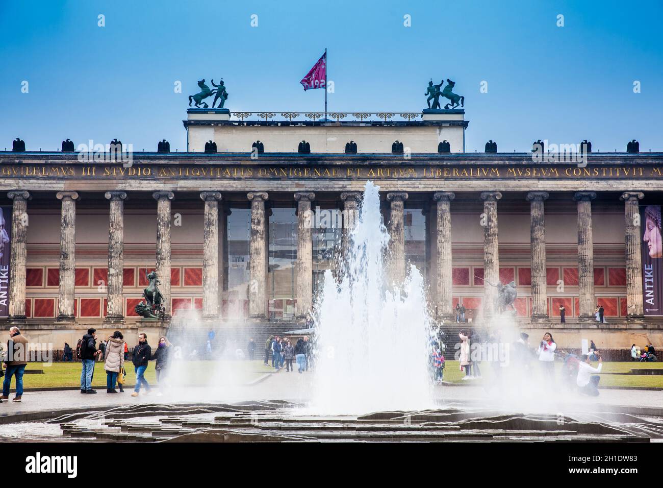 BERLIN, DEUTSCHLAND - MÄRZ 2018: Altes Museum am Lustgarten in einem kalten Winter Tag entfernt Stockfoto