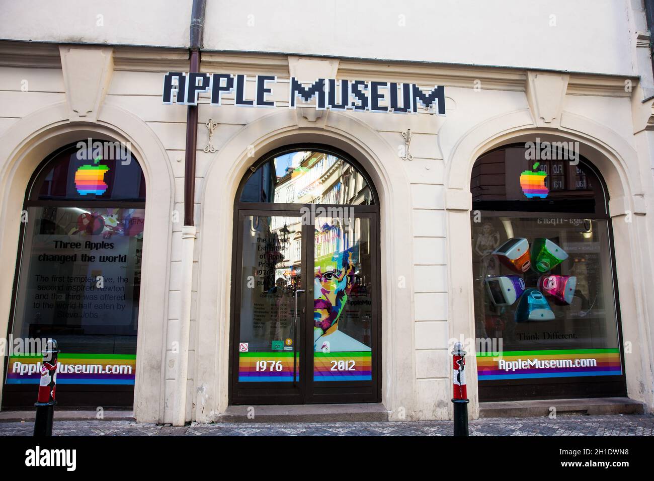 Prag, tschechische Republik - April 2018: die Fassade der Apple Museum im Old Twon in Prag Stockfoto