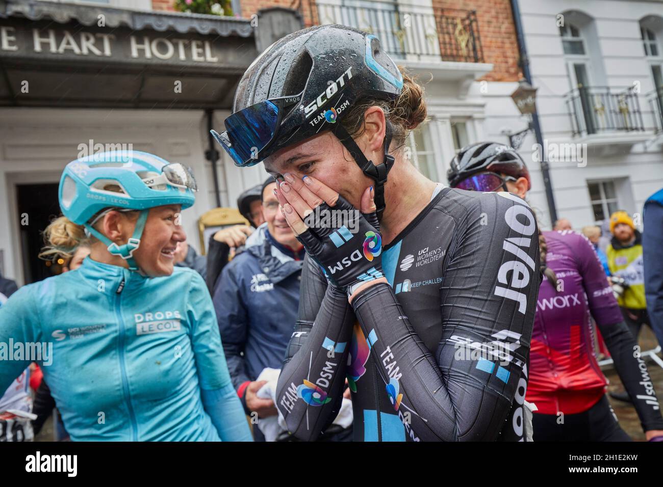 2021 HSBC UK | National Road Championships, Lincoln Pfeiffer Georgi (Team DSM) feiert ihren Sieg Elite womenÕs Ergebnis: 1. Pfeiffer Georgi (Team DSM) 2. Josie Nelson (Team Coop-Hitec Products) 3. JOSCELIN LOWDEN (DROPS-LE COL UNTERSTÜTZT VON TEMPUR) Unter 23 womenÕs Ergebnis: 1. Pfeiffer Georgi (Team DSM) 2. Josie Nelson (Team Coop-Hitec Products) 3. Anna Shackley (Team SD Worx) Stockfoto