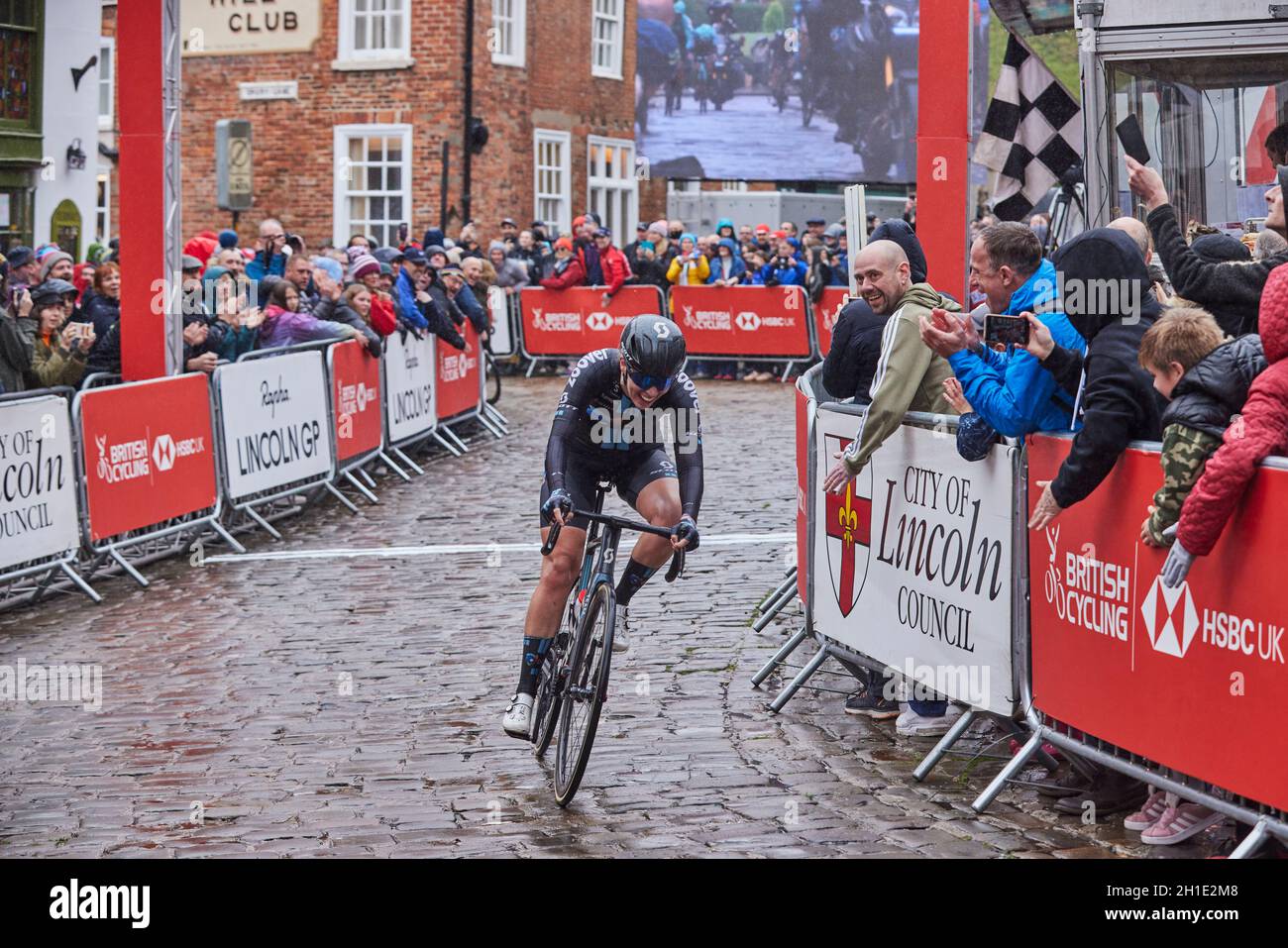 2021 HSBC UK | National Road Championships, Lincoln Pfeiffer Georgi (Team DSM) überquert die Ziellinie Elite womenÕs Ergebnis: 1. Pfeiffer Georgi (Team DSM) 2. Josie Nelson (Team Coop-Hitec Products) 3. JOSCELIN LOWDEN (DROPS-LE COL UNTERSTÜTZT VON TEMPUR) Unter 23 womenÕs Ergebnis: 1. Pfeiffer Georgi (Team DSM) 2. Josie Nelson (Team Coop-Hitec Products) 3. Anna Shackley (Team SD Worx) Stockfoto