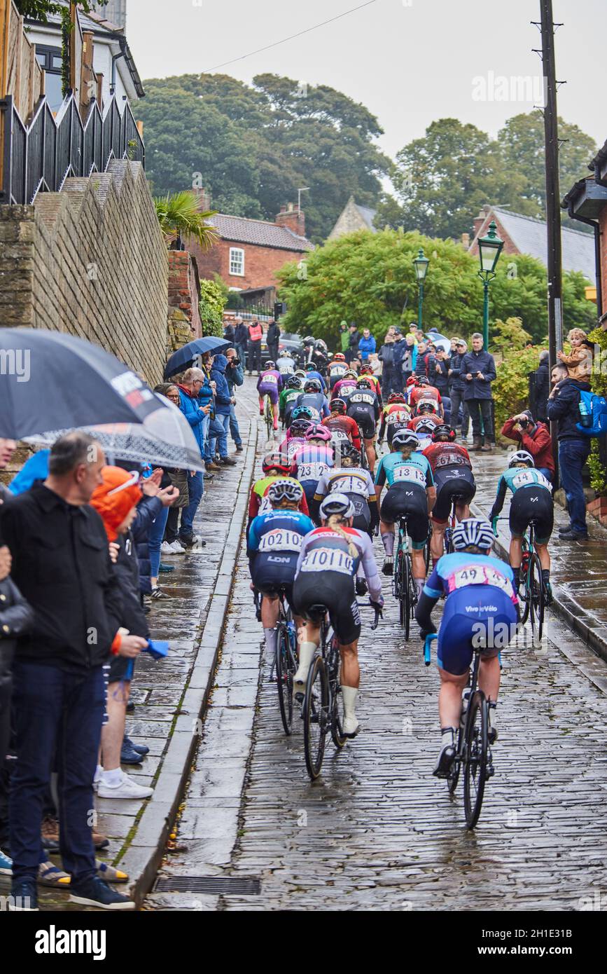 2021 HSBC UK | National Road Championships, Lincoln beim Michaelgate Climb nach oben Elite womenÕs Ergebnis: 1. Pfeiffer Georgi (Team DSM) 2. Josie Nelson (Team Coop-Hitec Products) 3. JOSCELIN LOWDEN (DROPS-LE COL UNTERSTÜTZT VON TEMPUR) Unter 23 womenÕs Ergebnis: 1. Pfeiffer Georgi (Team DSM) 2. Josie Nelson (Team Coop-Hitec Products) 3. Anna Shackley (Team SD Worx) Stockfoto