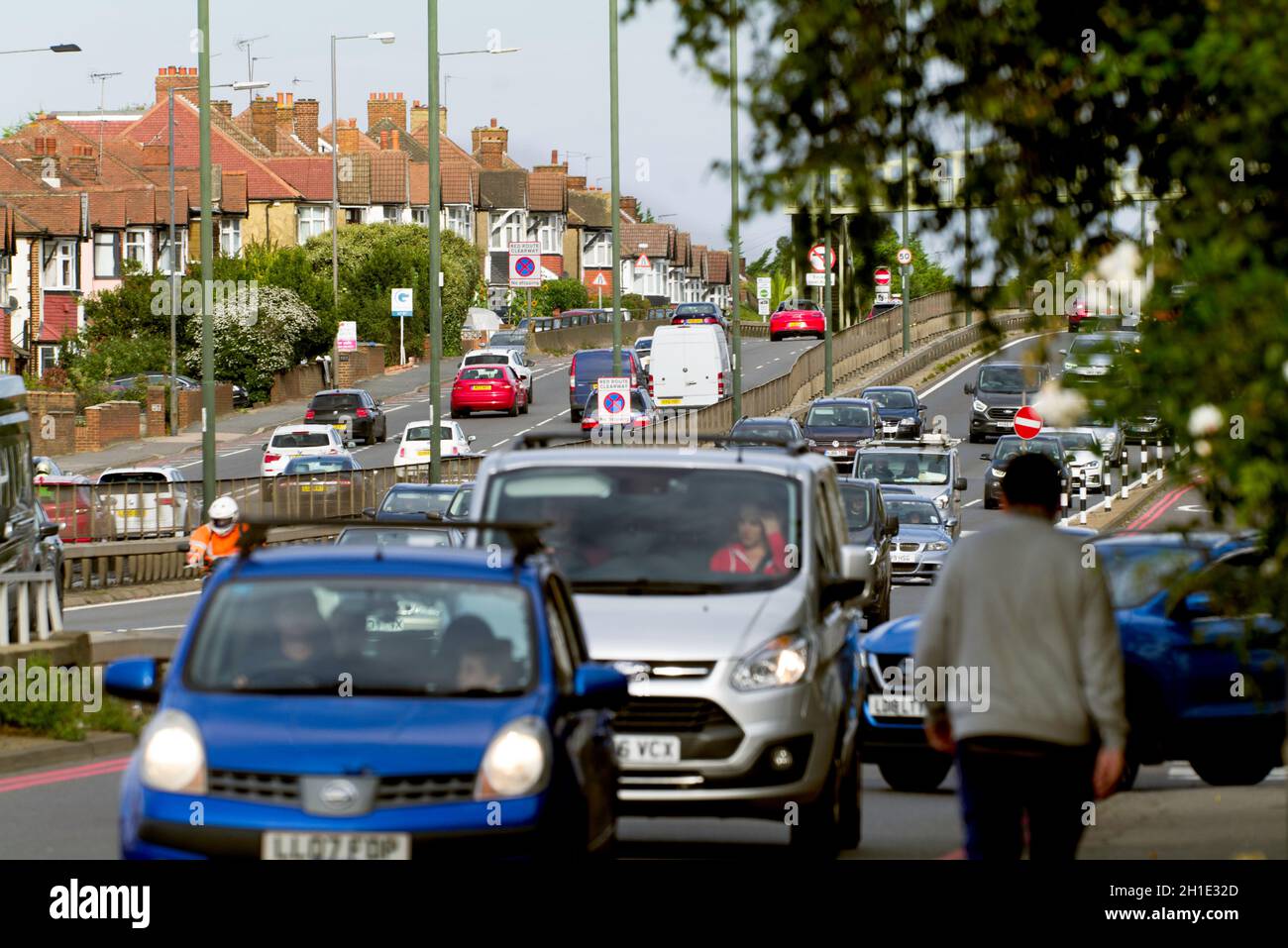 Starker Verkehr auf der A3 Bypass in Richtung Tolworth Greater London England Stockfoto