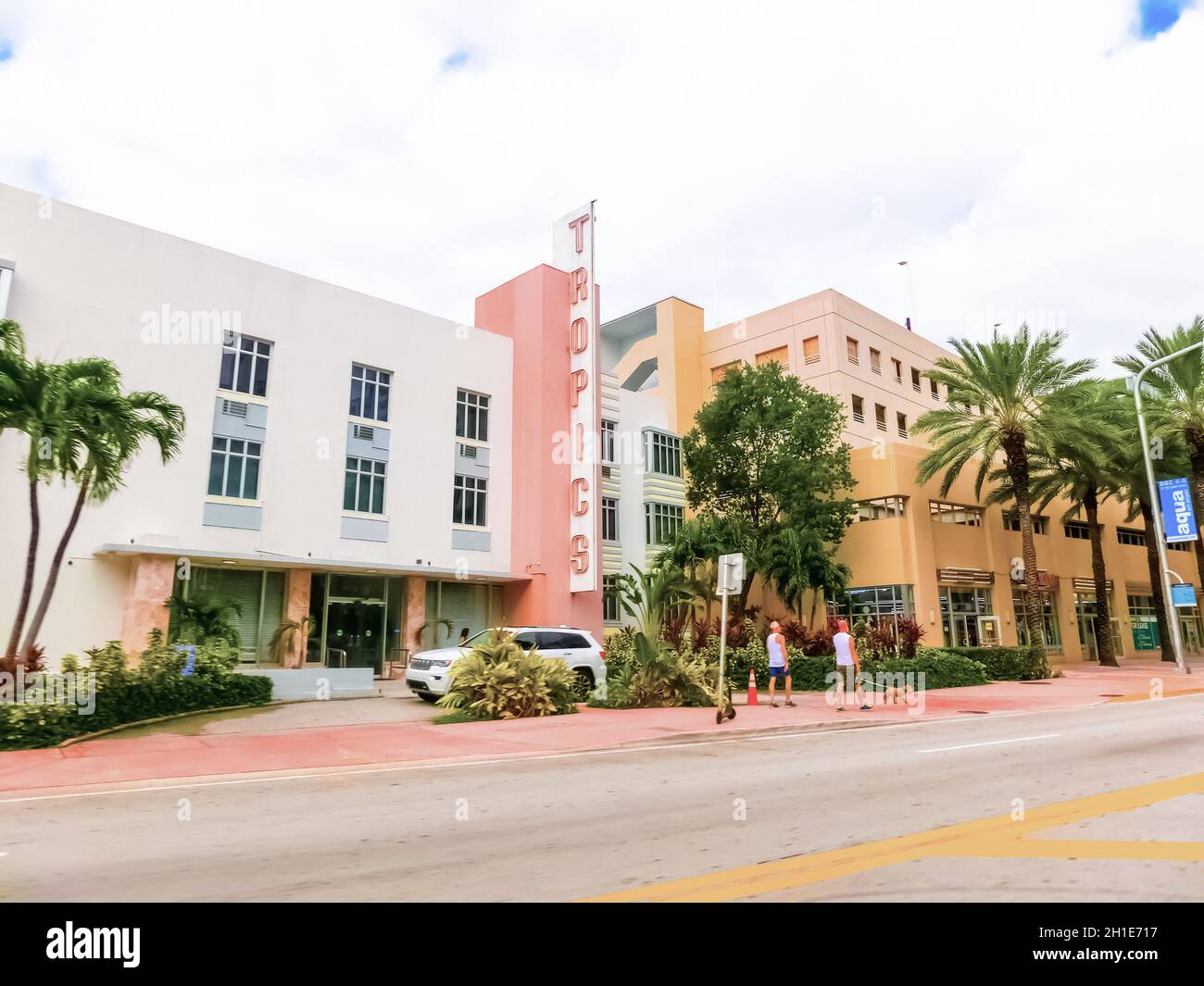 Miami, Vereinigte Staaten von Amerika - 30. November 2019: Street with Tropics Hotel in der Collins Avenue in Miami Beach Stockfoto