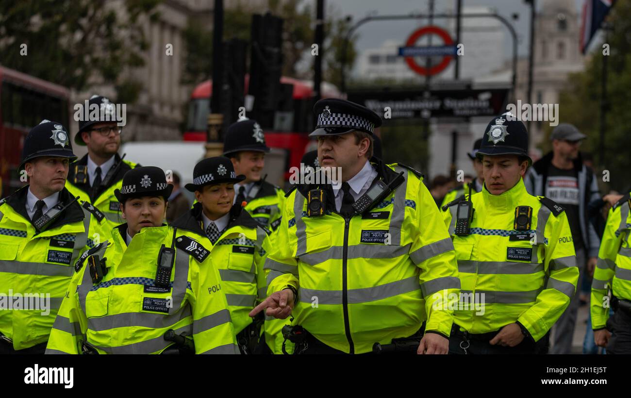 London, Großbritannien. Oktober 2021. Hochrangige Polizeipräsenz im Parlament nach dem Mord an David Amess Kredit: Ian Davidson/Alamy Live News Stockfoto