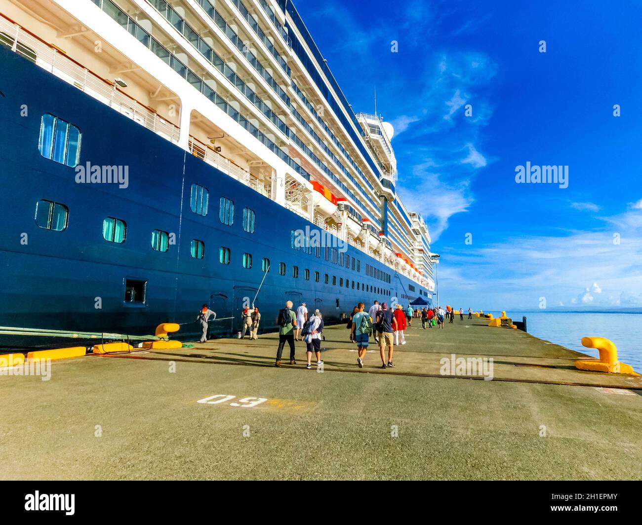Puerto Limon, Costa Rica - 9. Dezember 2019: Holland-Amerika-Kreuzfahrtschiff Eurodam legte in Puerto Limon in Costa Rica an. Stockfoto