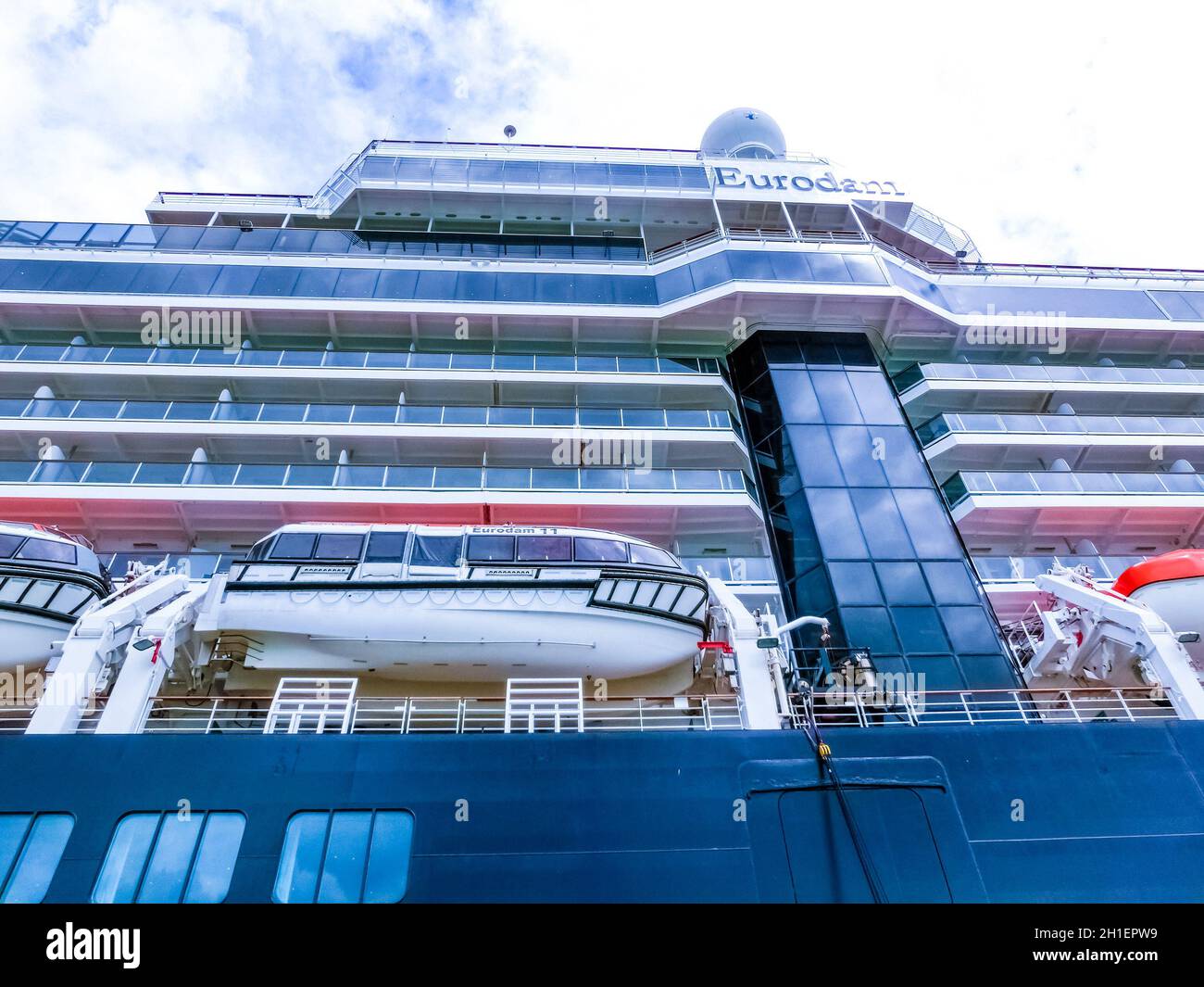 Puerto Limon, Costa Rica - 9. Dezember 2019: Holland-Amerika-Kreuzfahrtschiff Eurodam legte in Puerto Limon in Costa Rica an. Stockfoto