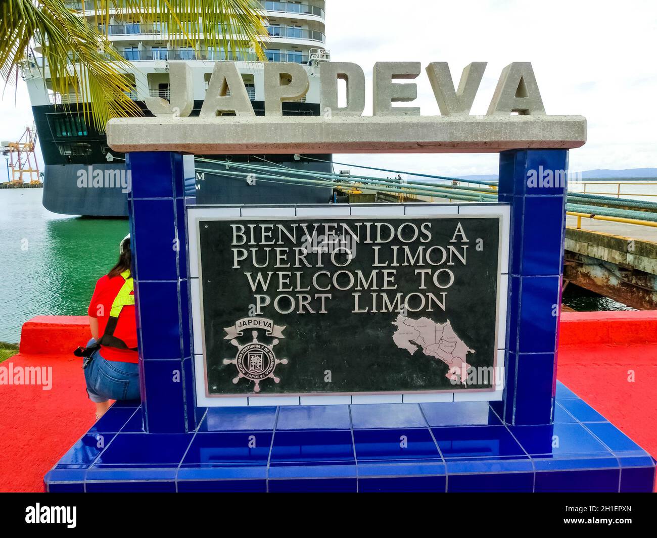 Puerto Limon, Costa Rica - 9. Dezember 2019: Holland-Amerika-Kreuzfahrtschiff Eurodam legte in Puerto Limon in Costa Rica an. Stockfoto