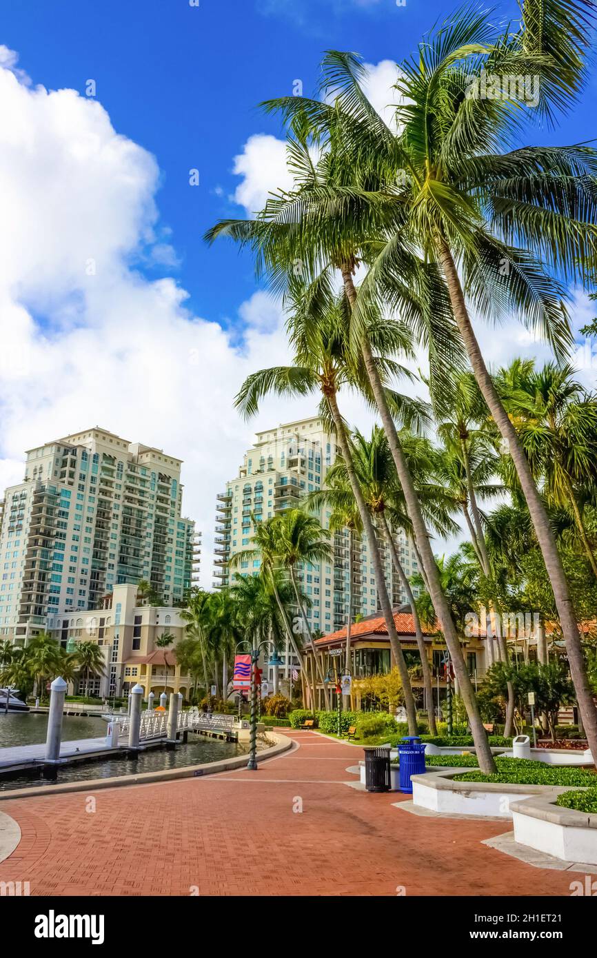 Fort Lauderdale - 11. Dezember 2019: museum und Park wie Einstellung entlang der Kanäle in Fort Lauderdale Florida. Stockfoto