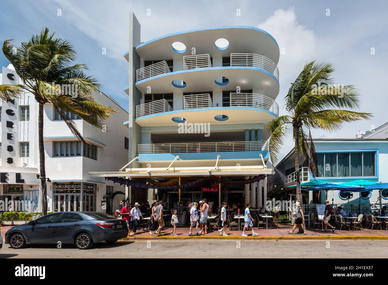 Miami, FL, USA - 19. April 2019: Die Palace Bar auf dem Ocean Drive im historischen Art-Deco-Viertel von Miami South Beach in Miami, Florida, United Stat Stockfoto