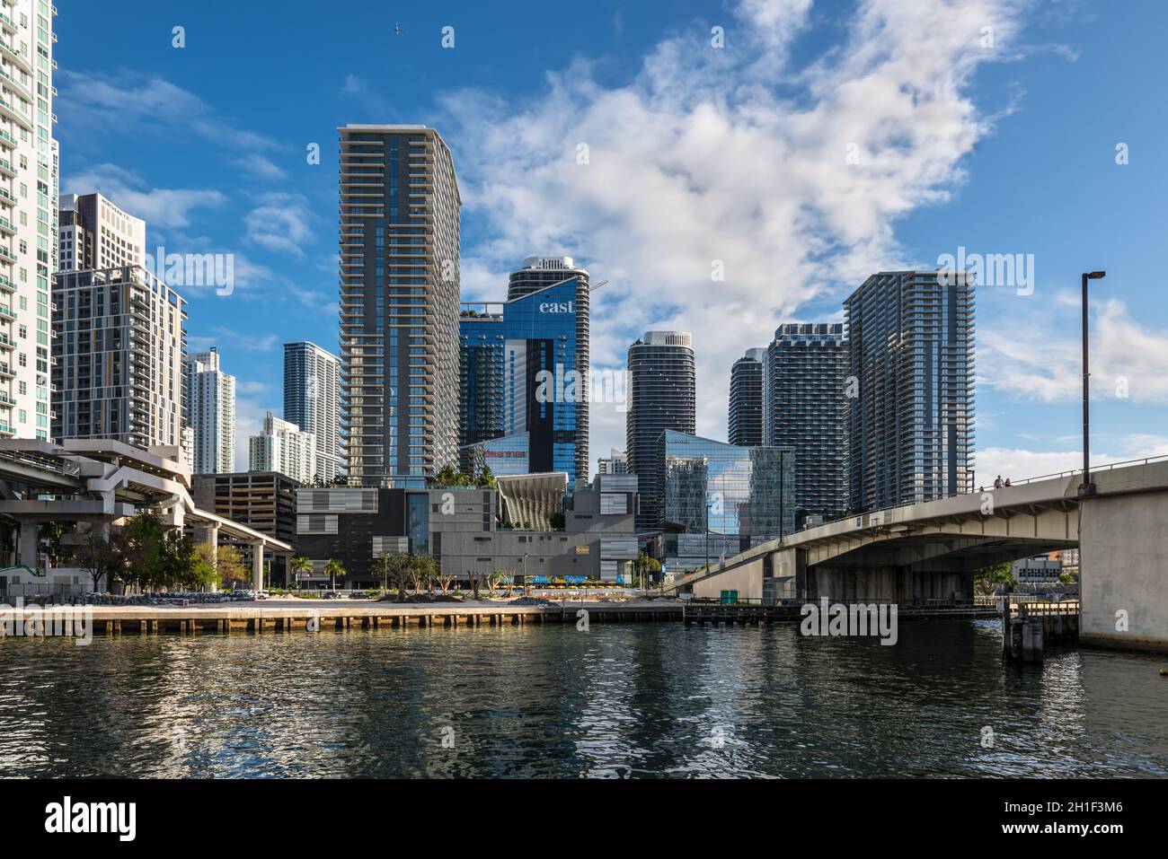 Miami, FL, USA - 19. April 2019: Ansicht von Brickell City Center in Miami, Florida, USA. Die brickell Stadtzentrum ist eine neu gebaute Einkaufszentrum Lo Stockfoto