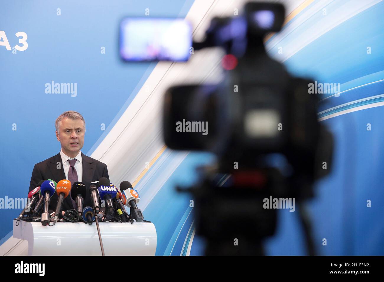 KIEW, UKRAINE - 18. OKTOBER 2021 - der Vorsitzende des Verwaltungsrats der Naftogaz of Ukraine, NJSC Yurii Vitrenko, spricht während des Briefings zum Thema „Zertifizierung des Nord Stream-2 Betreibers: Naftogaz-Position“, Kiew, Hauptstadt der Ukraine Stockfoto