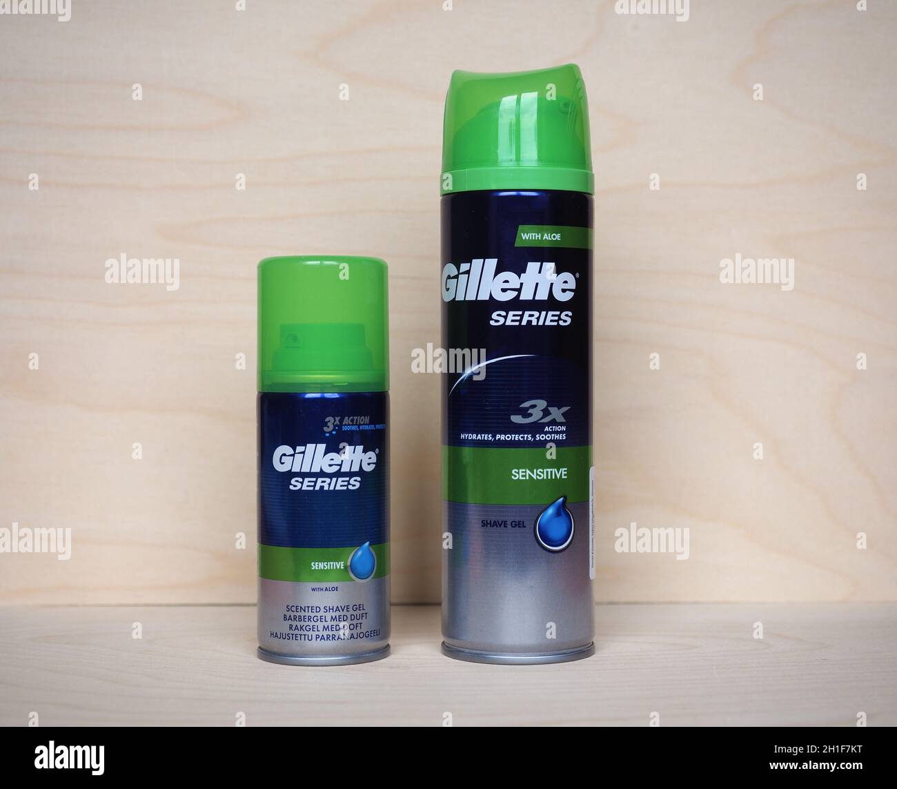 BOSTON, USA - CA. MAI 2020: Rasiergel der Gillette-Serie für empfindliche Haut Stockfoto