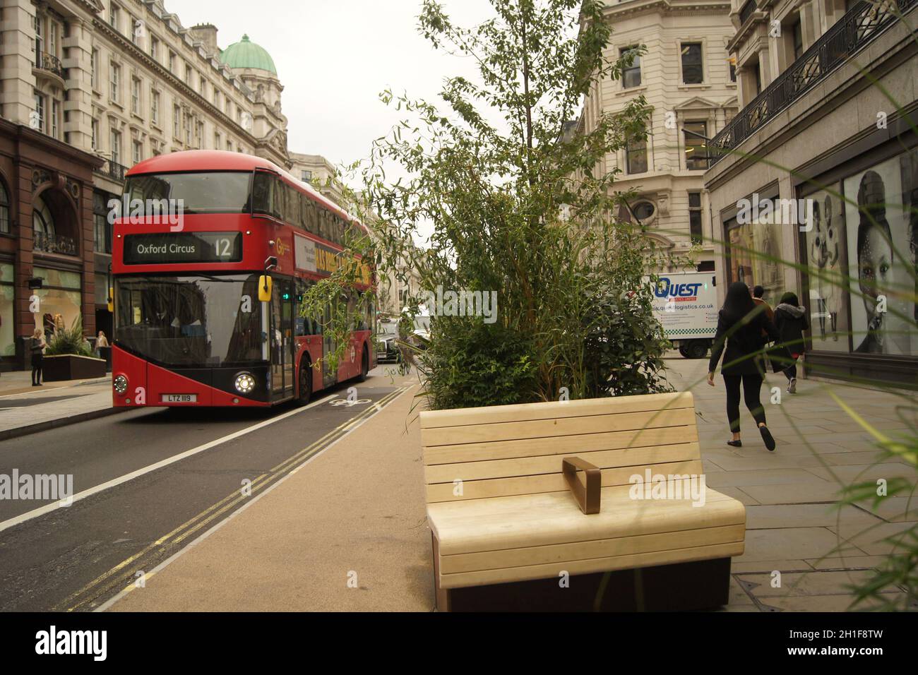 Sitzplätze in der Regent Street im Zentrum von London Stockfoto