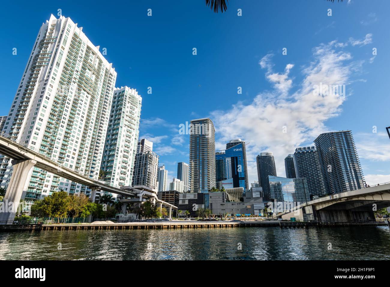 Miami, FL, USA - 19. April 2019: Ansicht von Brickell City Center in Miami, Florida, USA. Die brickell Stadtzentrum ist eine neu gebaute Einkaufszentrum Lo Stockfoto
